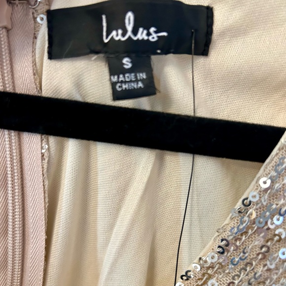 NWT Lulu’s Weekender Silver Sequin Faux Wrap Mini Dress - Picture 6 of 6